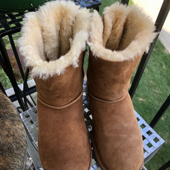 Perfect Condition Bailey Bow UGG Boots - Picture 4 of 8